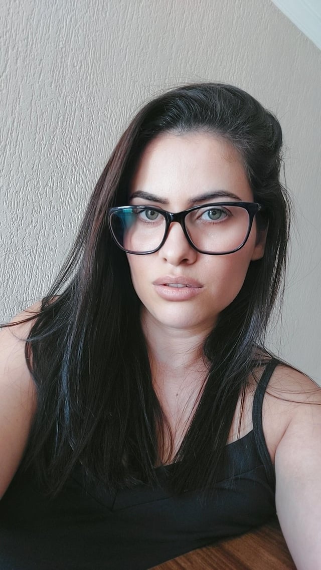 I feel so sexy with glasses